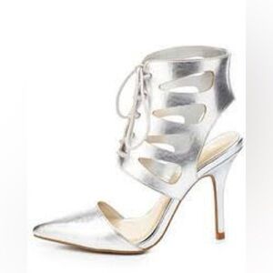 Women’s Wild Diva Silver Pointy Heels Size 8.5 US!